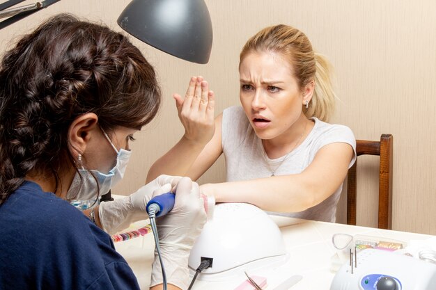 Problemy skórne – kiedy udać się do dermatologa